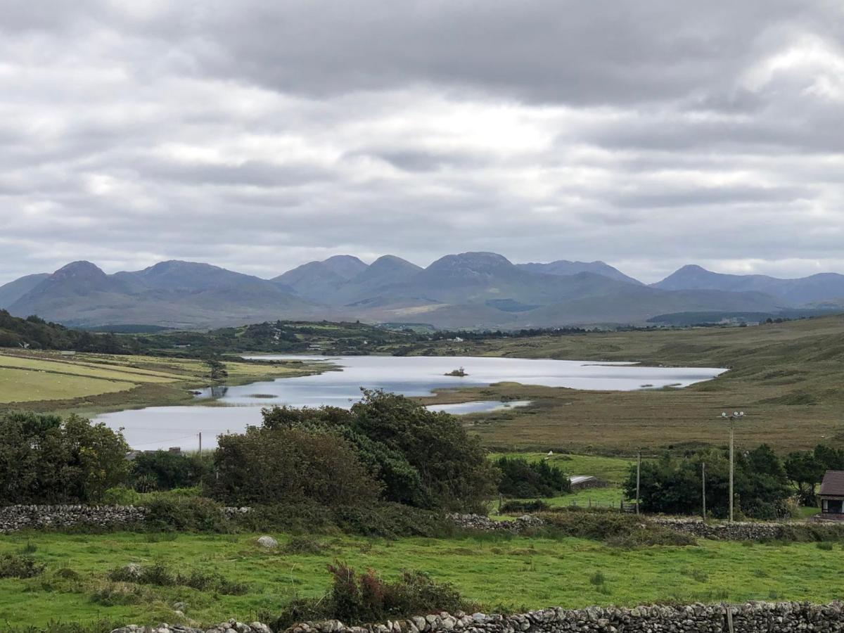 Bruion Connemara Apartment Cleggan Exterior photo